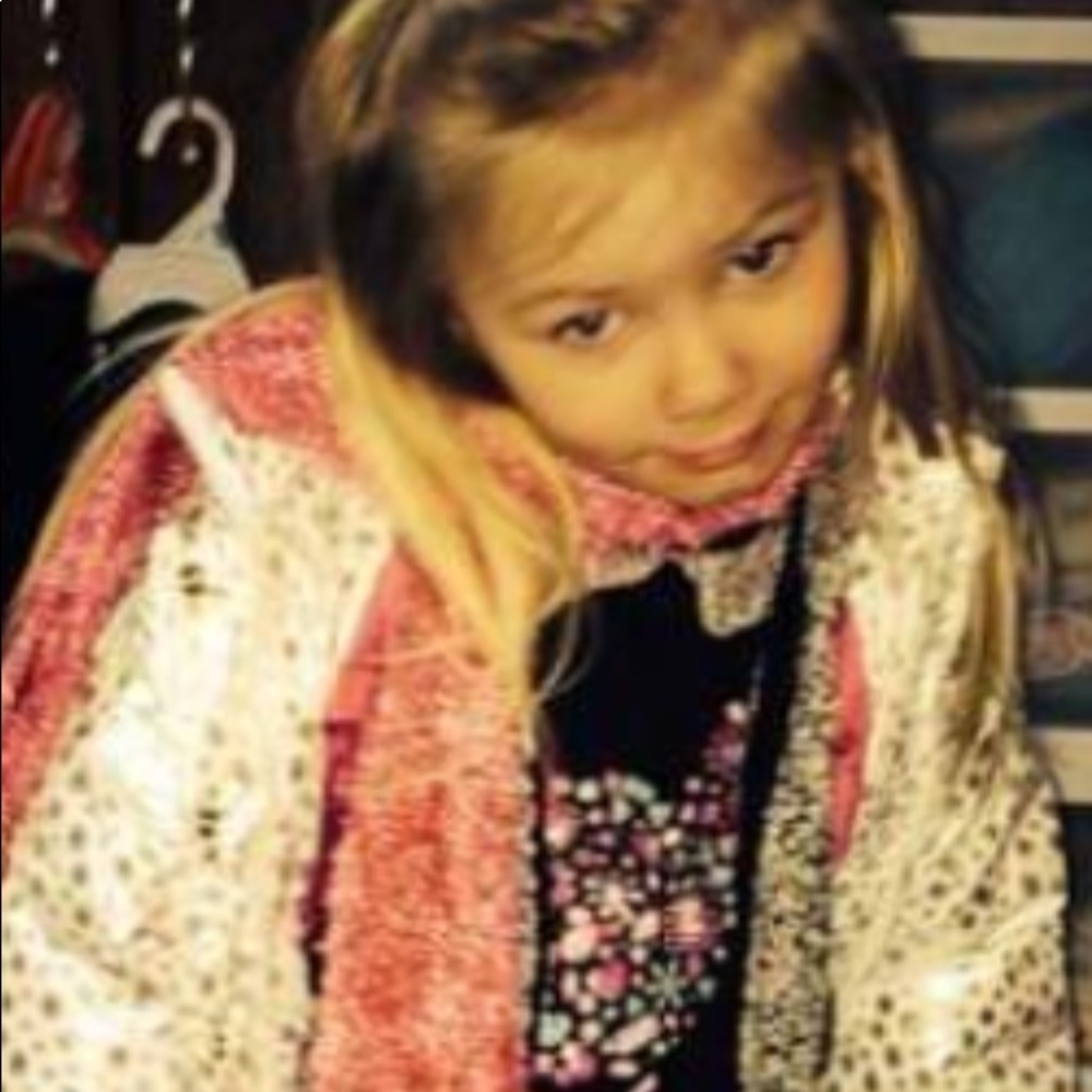 Meet your Posher, Mara